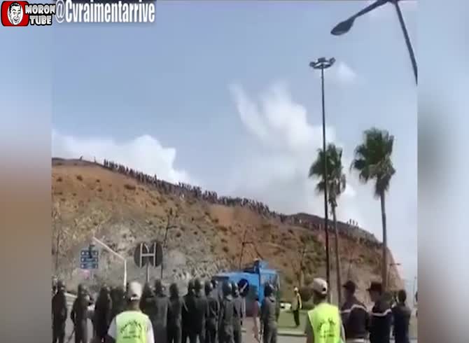 Video :Thousands of Moroccans attempt to enter Spain illegally